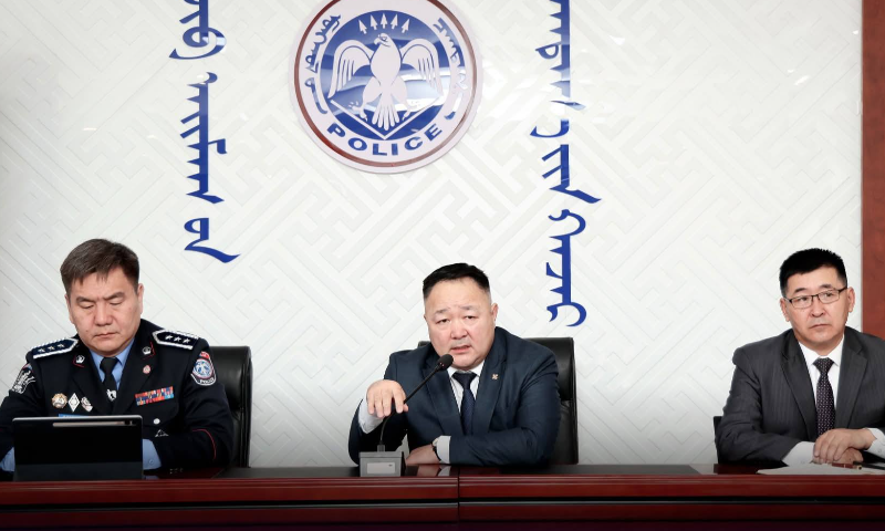 СОГТУУРУУЛАХ УНДААНЫ ЭРГЭЛТЭД ХЯНАЛТ ТАВИХ, АРХИДАН СОГТУУРАХТАЙ ТЭМЦЭХ ХУУЛЬ ХЭРЭГЖҮҮЛЭГЧ БАЙГУУЛЛАГУУДЫН НЭЭЛТТЭЙ  ХЭЛЭЛЦҮҮЛЭГ БОЛЛОО.
Хэлэлцүүлэгт аймгийн ИТХ-ын дарга, ЗДТГ-ын бодлогын хэлтсийн дарга нар, Цагдаагийн газар, Эрүүл мэндийн газар зэрэг холбогдох агентлаг байгууллагууд, 27 сумын Гэмт хэргээс урьдчилан сэргийлэх ажлыг зохицуулах салбар зөвлөл, ЗДТГ-ын албан хаагчид болон төрийн бус байгууллагын төлөөлөл оролцож байна. 
